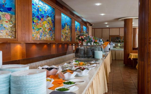 Perla Hotel - Food and dining